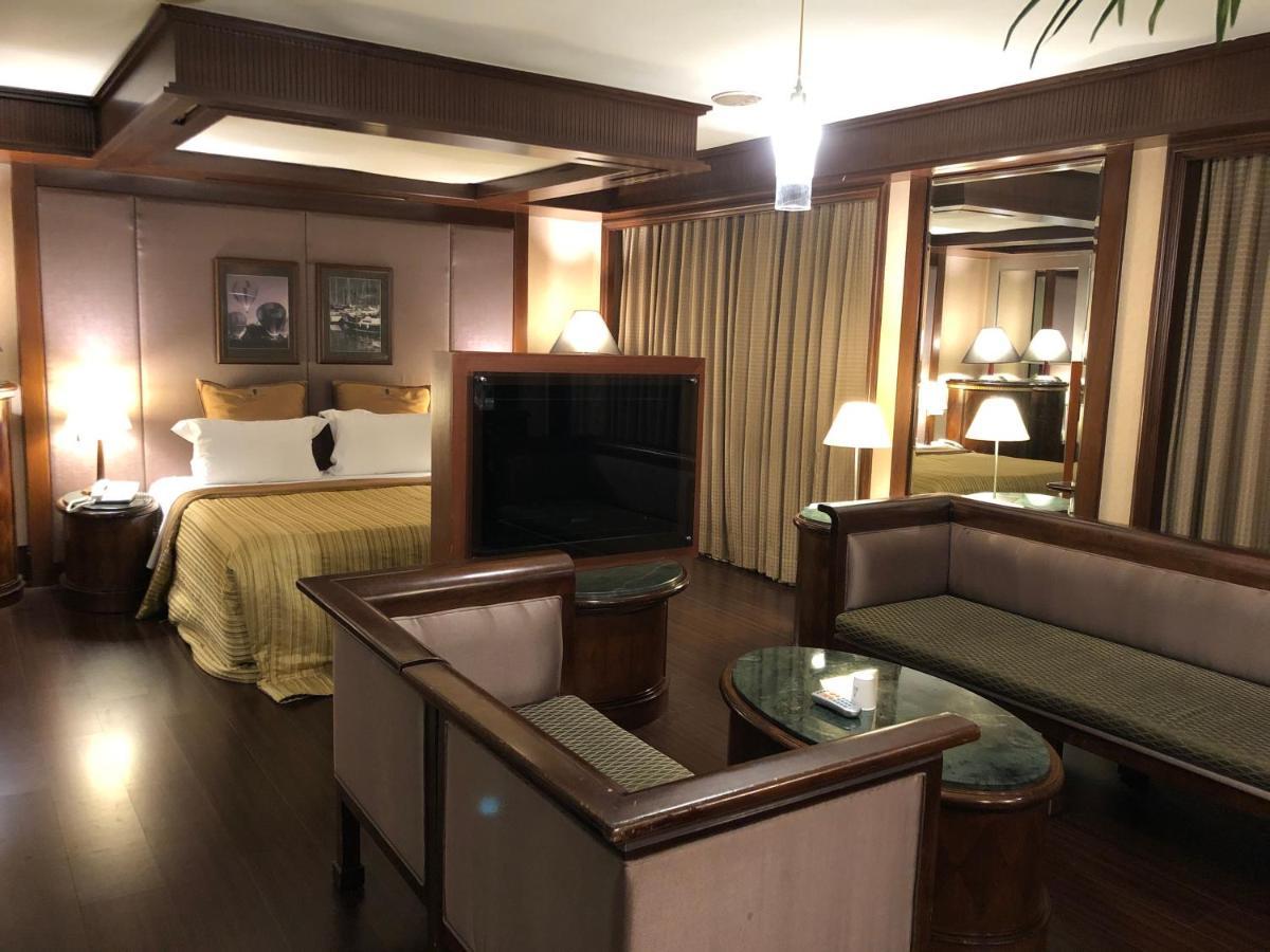 Love Tree Motel ไทเป ภายนอก รูปภาพ