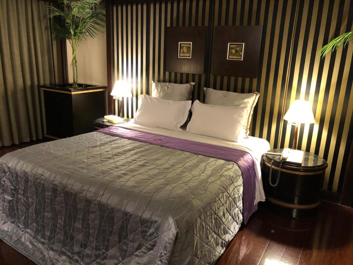 Love Tree Motel ไทเป ภายนอก รูปภาพ