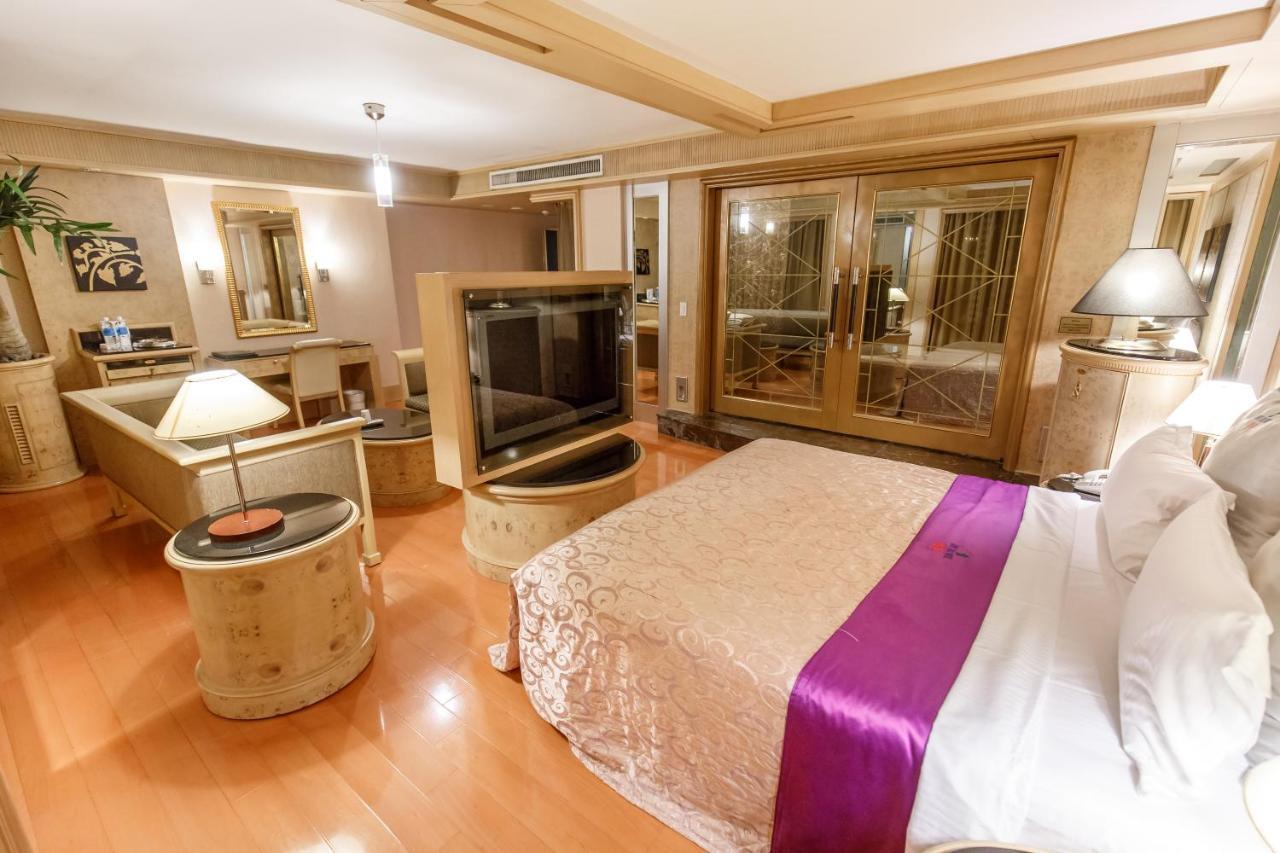 Love Tree Motel ไทเป ภายนอก รูปภาพ